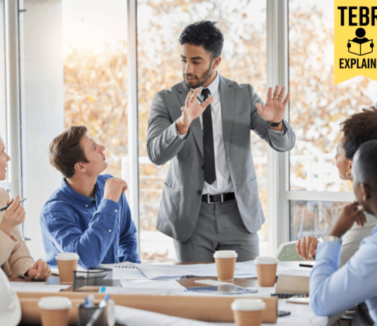 Leader sharing ideas and insights to business partners. Thought leadership concept