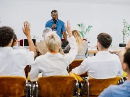 Choosing Your Path: DBA vs. PhD – Empowering Your Future in Management Education