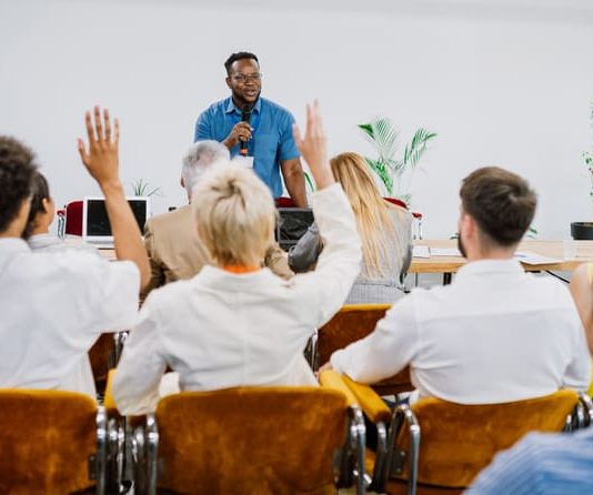 Choosing Your Path: DBA vs. PhD – Empowering Your Future in Management Education