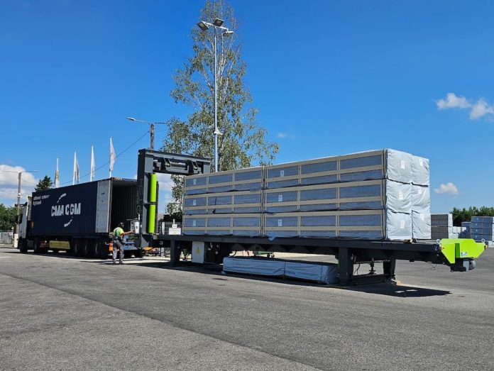 Loading timber products into a container with an automated Container Loading System. 