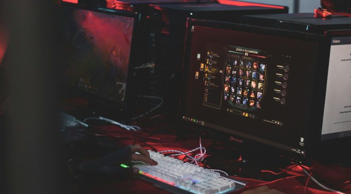 Esports Games Driving the Popularity of Melbet Mongolia Esports - desk with a keyboard and monitor
