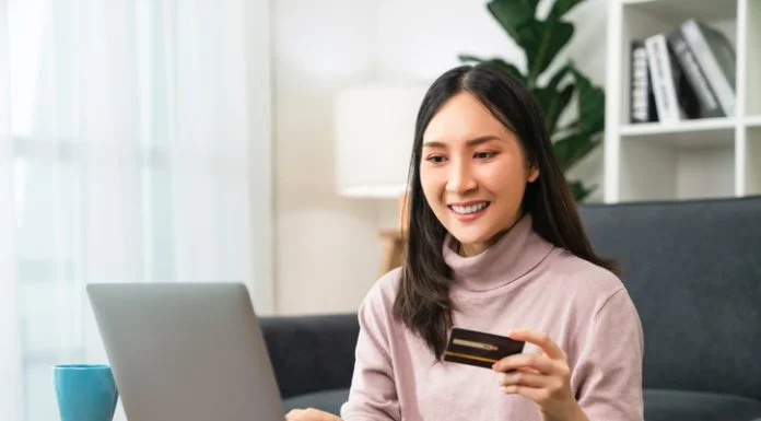 How Online Financial Services are Transforming Business Banking in Europe with Multi-Currency Accounts Online Financial Services are Transforming Business Banking in Europe