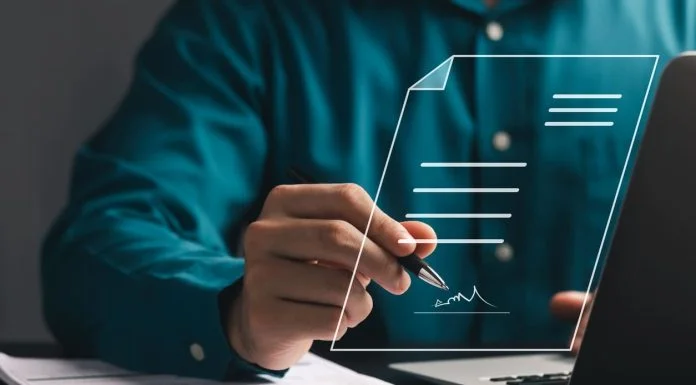 What is an Electronic Contract? A Comprehensive Guide (and How AI Contracting Software Helps) E-contract concept
