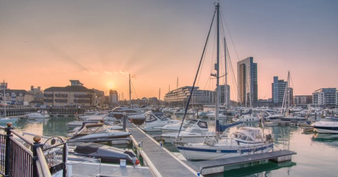 Aluminum dock for marinas and port