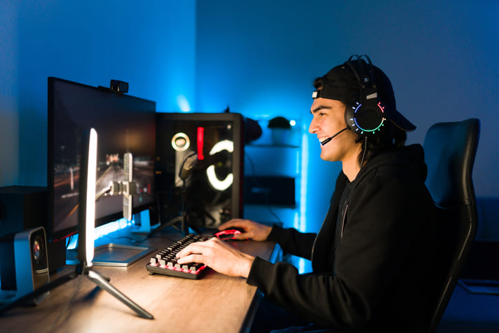 Man doing a live stream to play videogames with his friends 