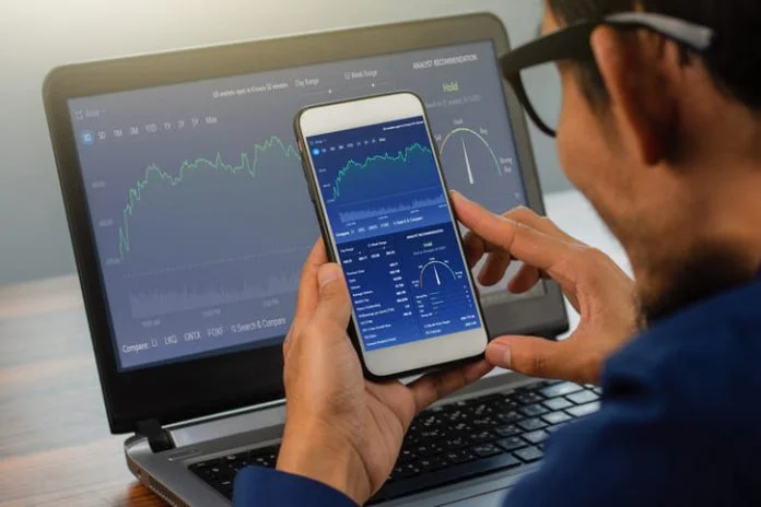 iStock-1335247907 (1) Businessman trading online