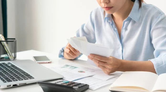 When Clients Don’t Pay: The Changing Landscape of B2B Debt Collection B2B Debt Collection