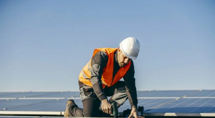 The ROI of Commercial Solar Installation: How Businesses in the UK Benefit UK Commercial Solar ROI