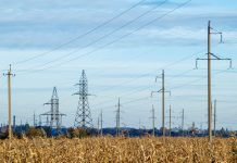 How Modern Electric Power Distribution Systems Support Reliable Energy Delivery for Businesses and Consumers Electric Power Distribution Systems Support Reliable Energy Delivery for Businesses and Consumers