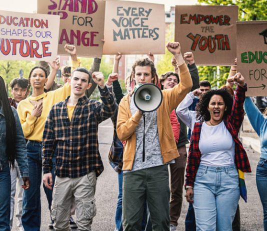 Students fighting for freedom speech