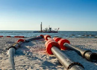 Reducing Risk in Marine and Dredging Projects with Pipe Floats
