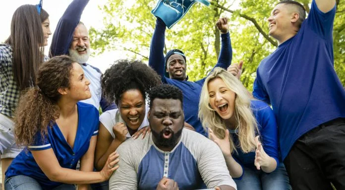 How 1xBet Builds Community Among Fans Across Different Continents people betting online like 1xBet