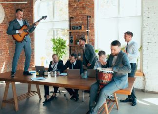 What Can the Boardroom Learn from the Musician? Musicians having fun while others are working