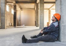 How Workers’ Compensation Lawyers Assist in Filing Claims Construction worker suffered a leg injury