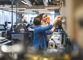 Why You Should Consider Outsourcing Complex Printing Jobs Outsourcing Complex Printing Jobs