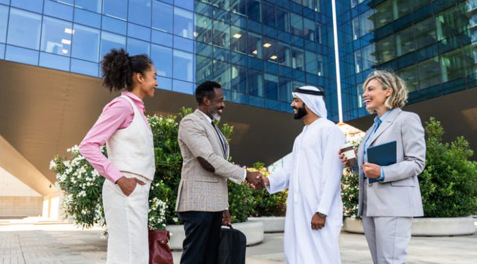 What Investors Look for Before Entering the Dubai Property Market – Luxbridge Realty Dubai Property Markets investors