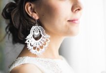 Dress - Earring in the ear