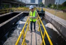 Leadership Lessons - Engineer take water from wastewater