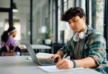4 Best Assignment Writing Services to Consider as a Student in the US Student writing while utilizing Assignment Writing Services