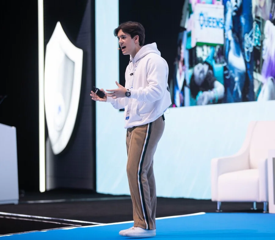 Jenk Oz, Gen Z Media & Social Entrepreneurship