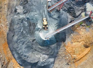 How Leaders Hedge Resource Nationalism Risks Resource Nationalism Risks