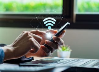 Wifi internet access concept, Business people connect WiFi technology. connect instantly via smartphone and high-speed hotspot on Gigstreem.