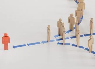 Following the leader.Marketing and communication, Reach vs. Credibility in B2B marketing concept.