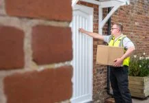 Delivery Attempted Meaning in Shipping and Logistics delivery man attempted to deliver a package