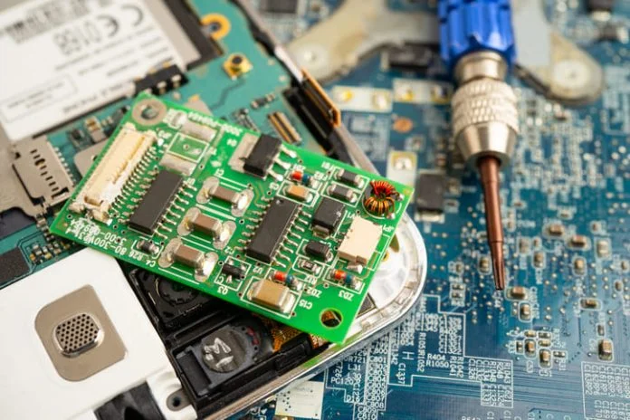 iStock-2240081701 (1) Repairing computer hardware