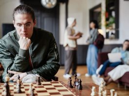 How to Stay Calm in Chess Tournaments How to Stay Calm in Chess Tournaments - playing chess