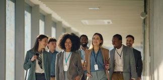 employees style of Clothes at work