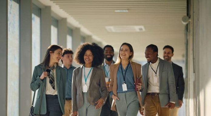 employees style of Clothes at work
