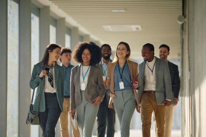 iStock-2199415391 (1) employees style of Clothes at work