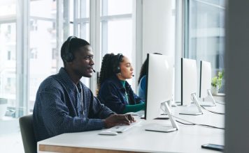 IT provider having inquiry advice and online information for telecom guidance