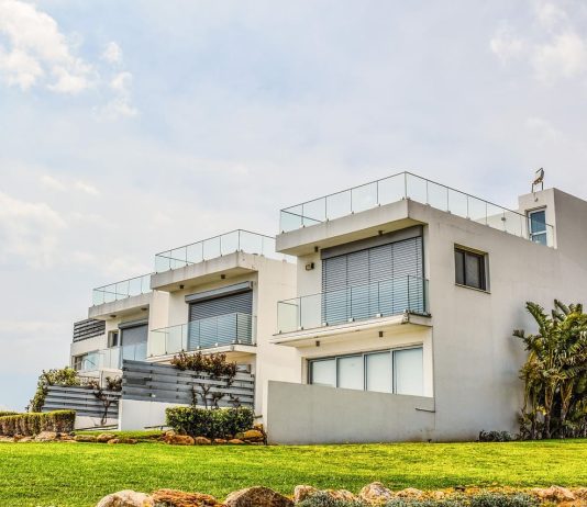 Can Paint Choice Future-Proof Your American Real Estate Investment? Climate-Resistant Paints