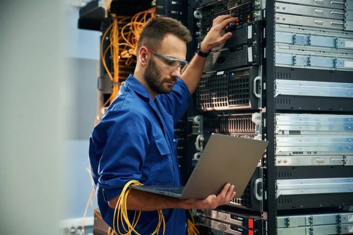 iStock-2030103401 (1) Managing Used Servers - server room