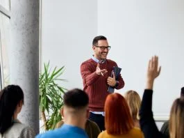 Why a Successful Leader is an Engaging Storyteller Successful Leader is an Engaging Storyteller. Leadership storytelling concept