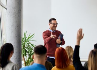 Successful Leader is an Engaging Storyteller
