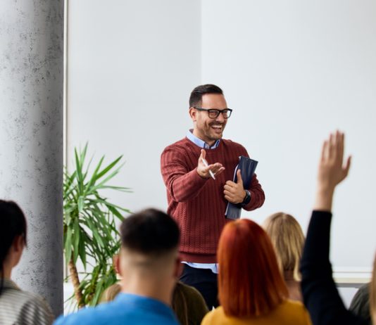Successful Leader is an Engaging Storyteller. Leadership storytelling concept