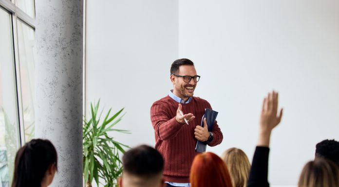 Why a Successful Leader is an Engaging Storyteller Successful Leader is an Engaging Storyteller. Leadership storytelling concept