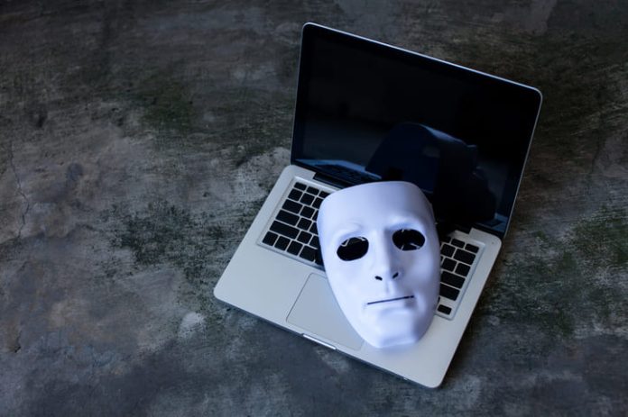 iStock-624010272 (1) Fake Profile Scams