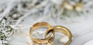 Gold wedding bands for marriage