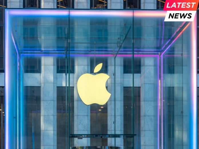 Apple store on 5th avenue in Manhattan Apple Warns AI Memory Shortage