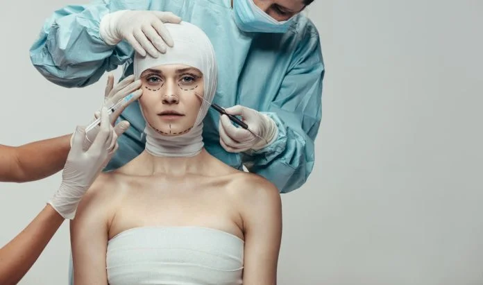 iStock-1041925326 (1) PPC Strategies for Plastic Surgeons - lift surgery