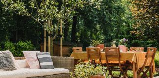 Why Outdoor Dining Sets are Defining the British Summer? Outdoor dining set