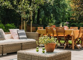Outdoor dining set