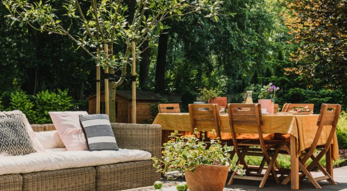 Why Outdoor Dining Sets are Defining the British Summer? Outdoor dining set