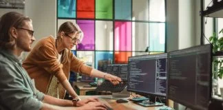 Caucasian Woman Offers New Features, Helps Fixing Bugs in CMS Platforms.