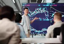professor teaching Stock Market Courses