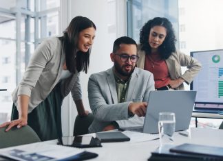 Quiet Advantage of Companies - Teamwork, meeting